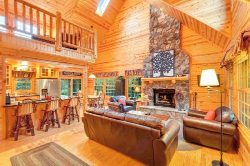Kingfisher Cove Cabin 16