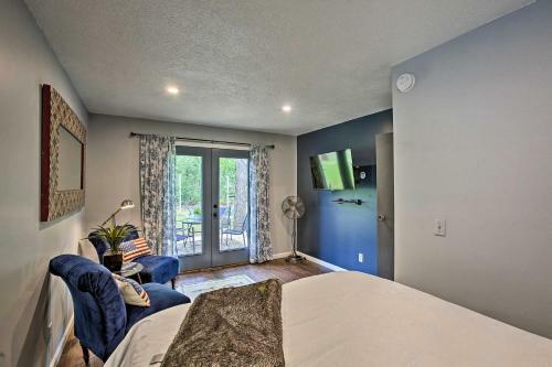 Charming Home With Deck, 2 Mi To Lake Michigan!