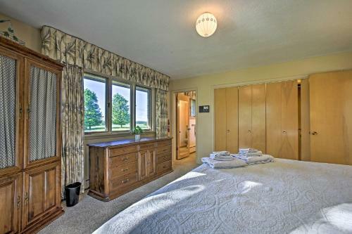 Classy Home With Billiards Table, Country View!