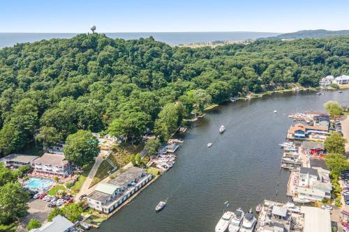 Holiday Hills Condo, Unit #5