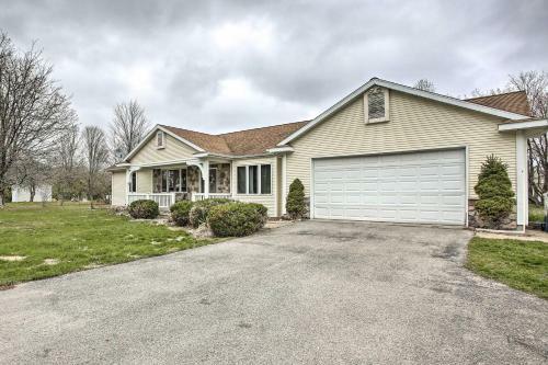 Cozy Traverse City Home With Deck, 9 Mi To Dtwn