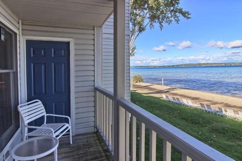 209 North Shore Inn