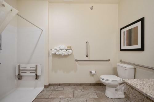 Cobblestone Hotel & Suites - Austin