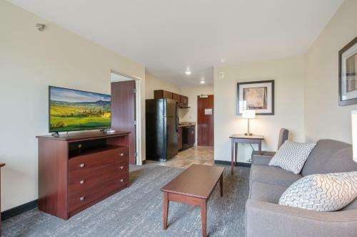 Cobblestone Hotel & Suites - Austin