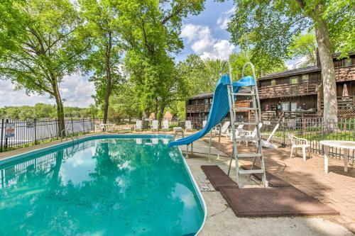 Clearwater Lake Getaway With Shared Pool And Boat Dock