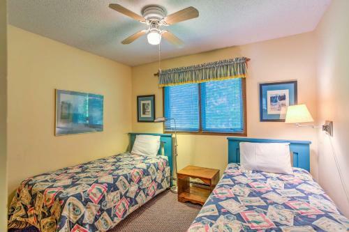 Clearwater Lake Getaway With Shared Pool And Boat Dock