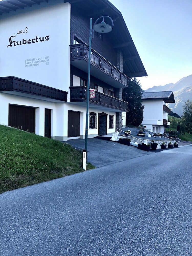 Bed & Breakfast Haus Hubertus