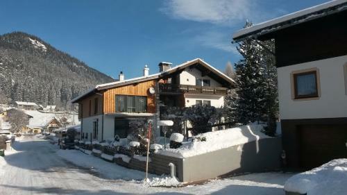 Hostal Appartement Haus Theresia