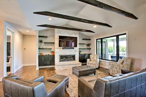 Waterfront Silver Lake Home With Private 40 Dock!