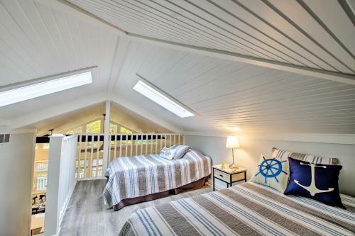 Modern Home With Pool And Hot Tub - Walk To The Beach!