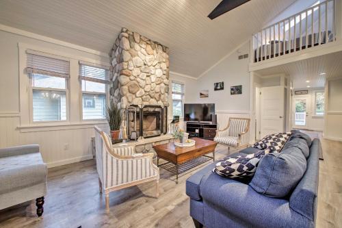 Modern Home With Pool And Hot Tub - Walk To The Beach!