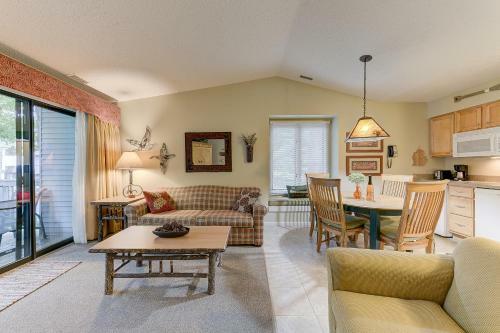 Cozy Country Lakeside Condo
