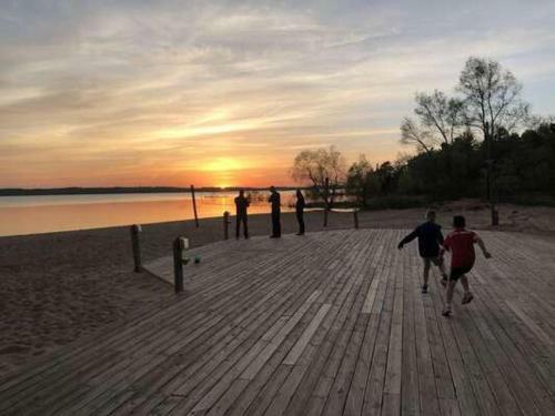 Gorgeous 2 Bedroom Lake View Condo