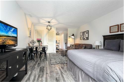 The Shores - Beautiful Beach Side Condo