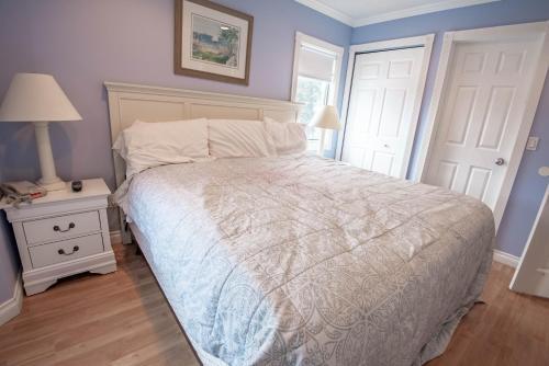 Beach Room 211