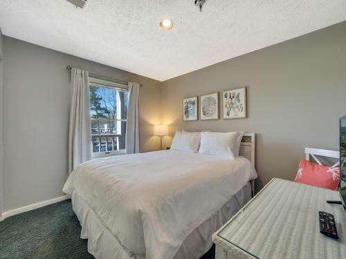 205 North Shore Inn