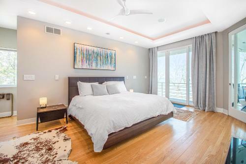 White Pearl Beach House