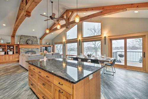 Magnificent House With Game Room On Lake Latoka