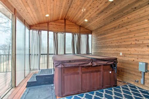 Magnificent House With Game Room On Lake Latoka