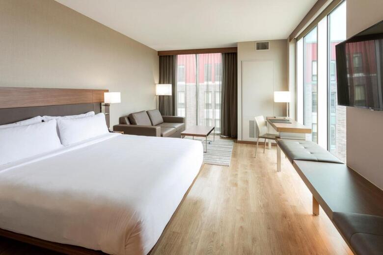 AC Hotel By Marriott Minneapolis West End