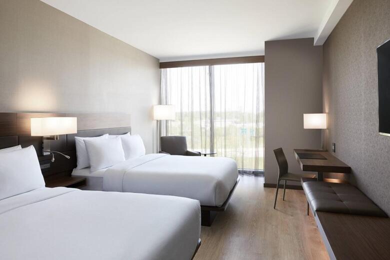 AC Hotel By Marriott Minneapolis West End