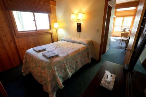 Hotel Five Lakes Resort