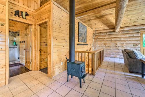 Lutsen Cabin With Fire Pit, Patio And Deck!