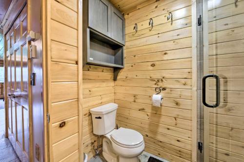 Lutsen Cabin With Fire Pit, Patio And Deck!