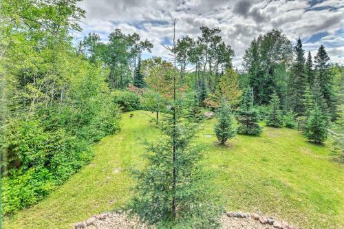 Lutsen Cabin With Fire Pit, Patio And Deck!