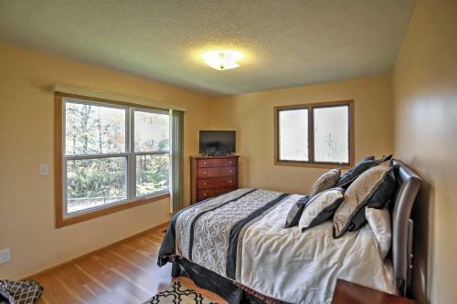 Quaint Duluth Hideaway With Private Fenced-in Yard!