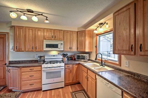 Quaint Duluth Hideaway With Private Fenced-in Yard!