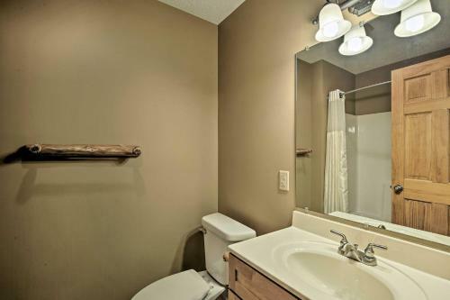 Comfy Lutsen Mountain Villa With Balcony, Grill