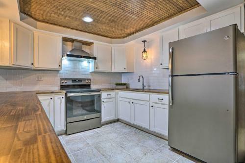 Chic Chaska Retreat With Deck Overlooking Dtwn!