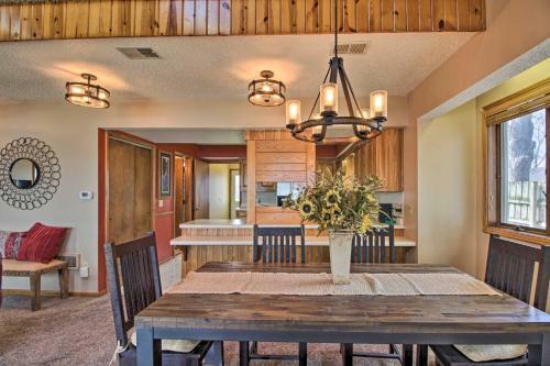 Authentic Cabin With Fire Pit On Roberds Lake!