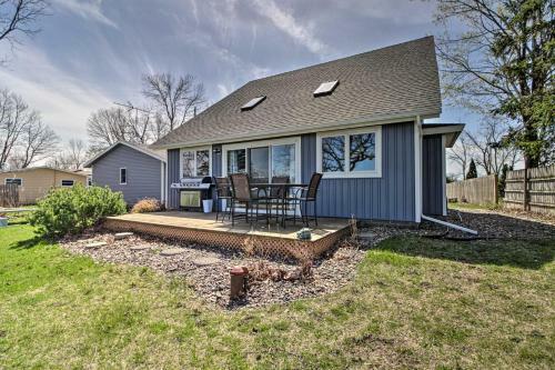 Authentic Cabin With Fire Pit On Roberds Lake!