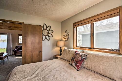 Authentic Cabin With Fire Pit On Roberds Lake!