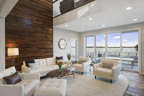 Minnestay-lakefront Luxury
