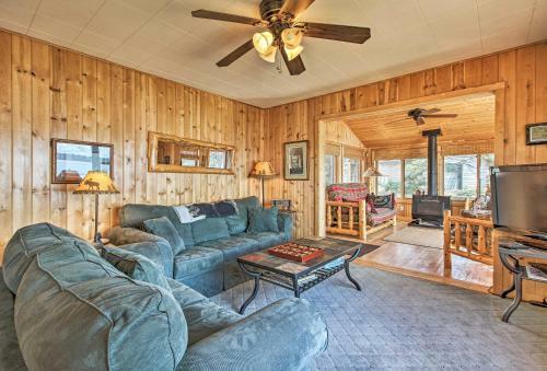 Lakefront Nisswa Cabin With Spacious Deck And Kayaks!