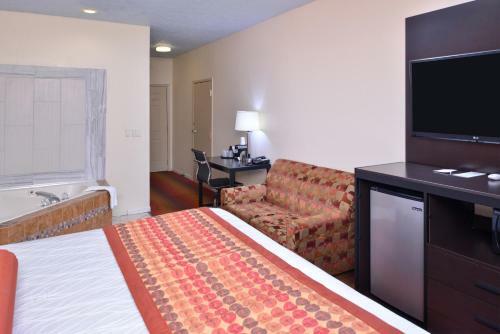 Motel America's Best Value Inn & Suites-clinton