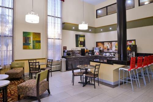 Motel America's Best Value Inn & Suites-clinton