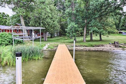 Lakefront Home With Private Dock-15 Mi To Walker