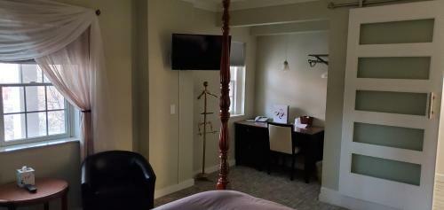 Hotel Lowell Inn