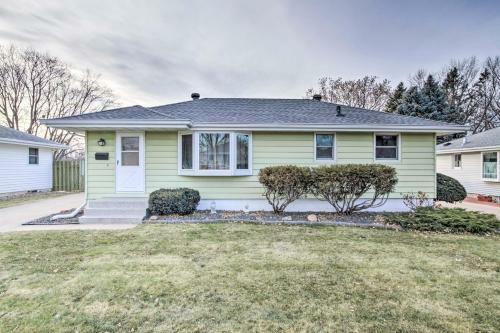 Cheerful Rochester Retreat With Workout Room!