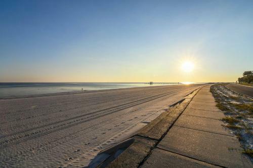 Bright Pass Christian Beach Home - Walk To Beach!