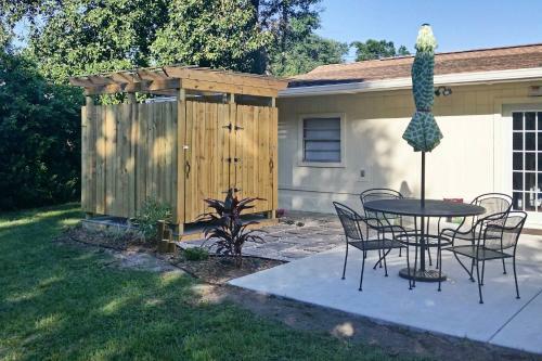 Vibrant Pass Christian Oasis - 3 Blocks To Beach!