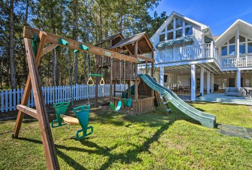 Spacious Pass Christian Home With Pool And Boat Launch
