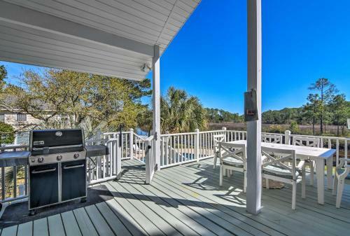 Spacious Pass Christian Home With Pool And Boat Launch