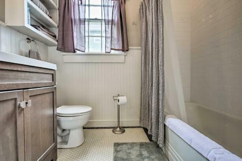 Charming Cottage With Mississippi River Views!
