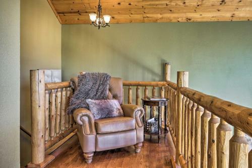 Tall Tree Retreat With Hot Tub, Short Walk To Lake