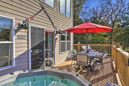 Tall Tree Retreat With Hot Tub, Short Walk To Lake